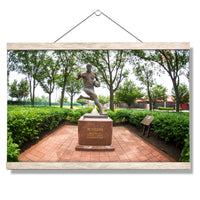 Rutgers Scarlet Knights - Birthplace Statue